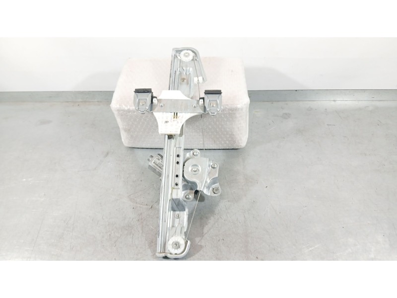 Recambio de elevalunas trasero derecho para ssangyong tivoli 1.5 referencia OEM IAM 98840X1010  