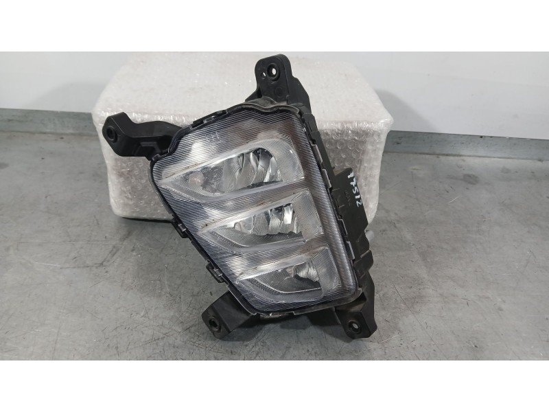Recambio de faro antiniebla izquierdo para ssangyong tivoli 1.5 referencia OEM IAM 832013581 8320221700  