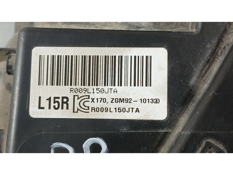 Recambio de faro derecho para ssangyong tivoli 1.5 referencia OEM IAM 8310235000  92161080