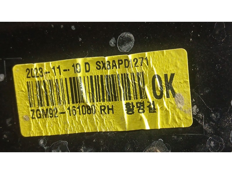 Recambio de faro derecho para ssangyong tivoli 1.5 referencia OEM IAM 8310235000  92161080