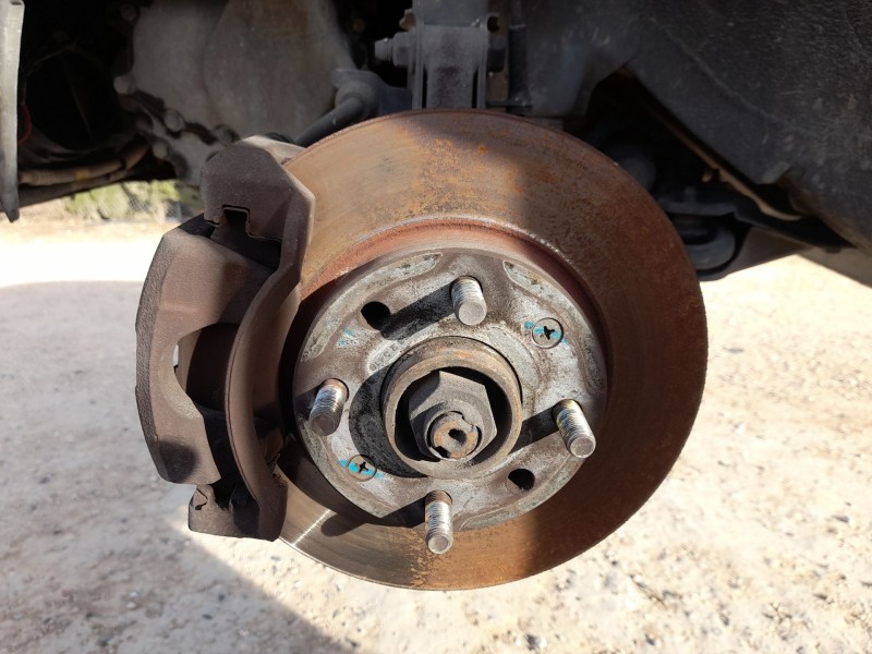 Recambio de mangueta delantera izquierda para daewoo kalos (klas) 1.4 referencia OEM IAM 96870493  