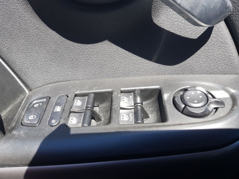 Recambio de mando elevalunas delantero izquierdo para fiat 500x (334_) 1.0 (334.axn1b) referencia OEM IAM 735633150 C/ MANDO RET