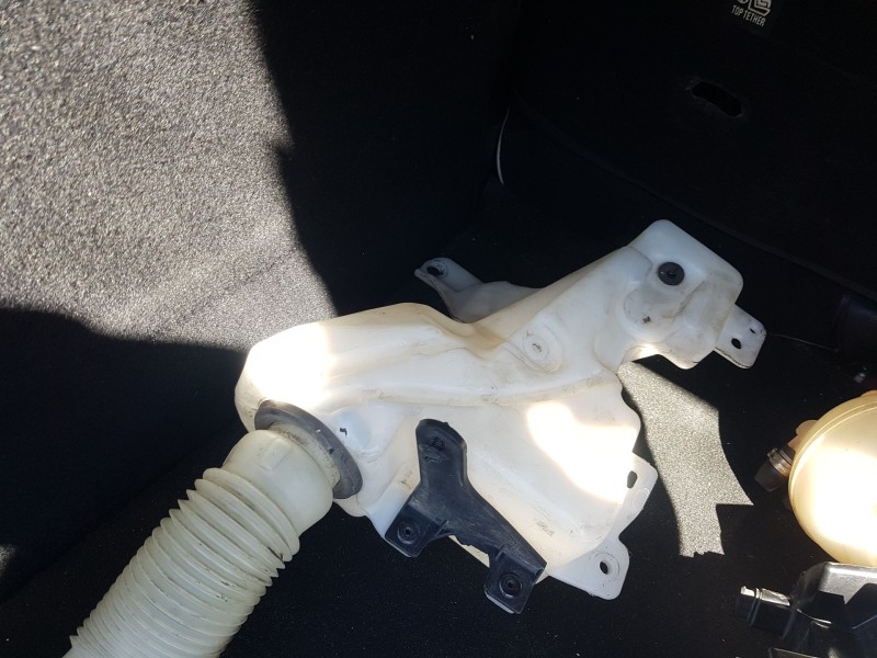 Recambio de deposito limpia para fiat 500x (334_) 1.0 (334.axn1b) referencia OEM IAM 52136473  