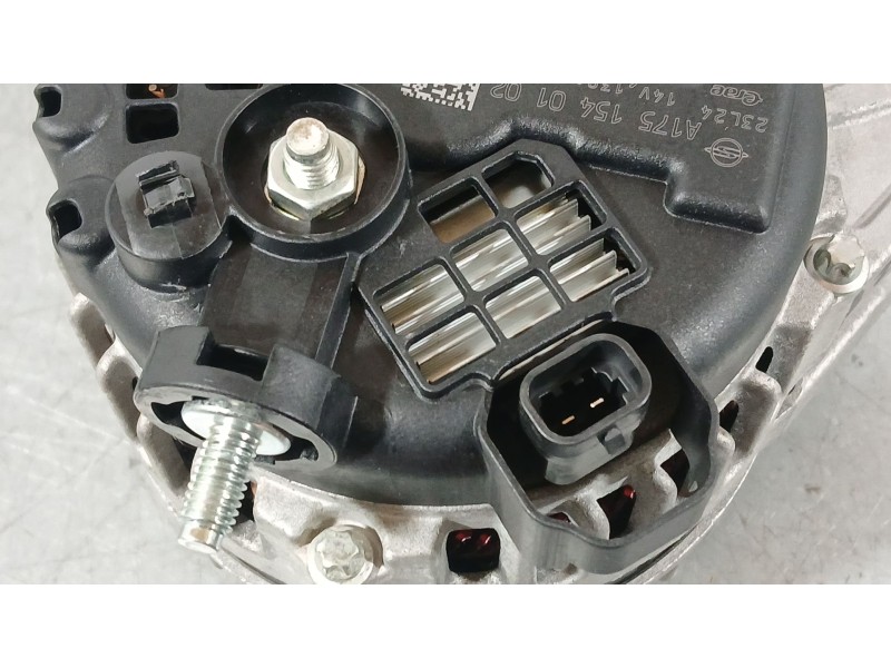 Recambio de alternador para ssangyong tivoli 1.5 referencia OEM IAM 1751540102  