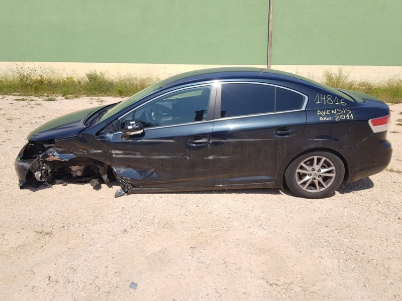 toyota avensis (t27) del año 2011
