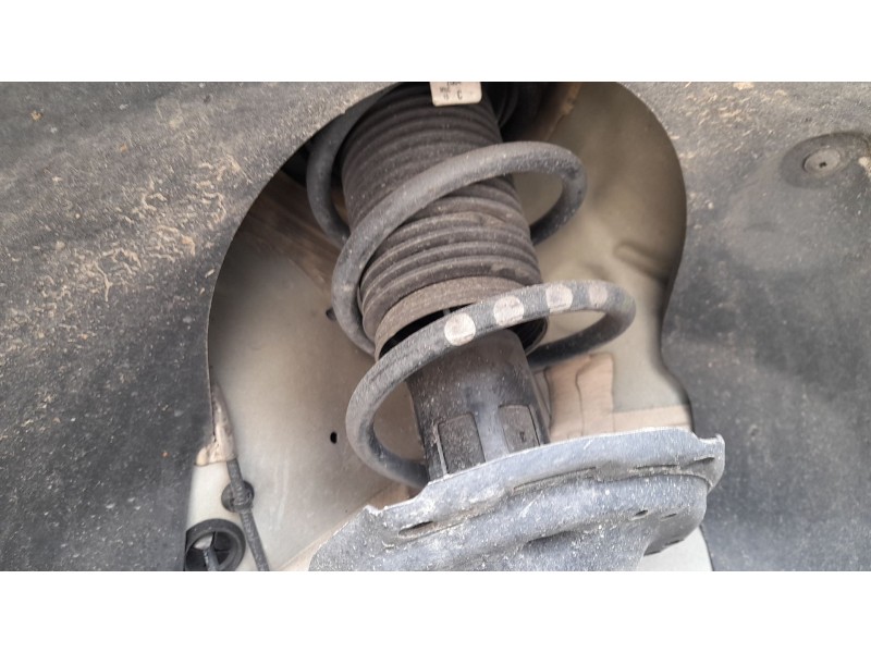 Recambio de amortiguador delantero derecho para seat ibiza v (kj1, kjg) 1.0 tgi referencia OEM IAM 2Q0413031BF  