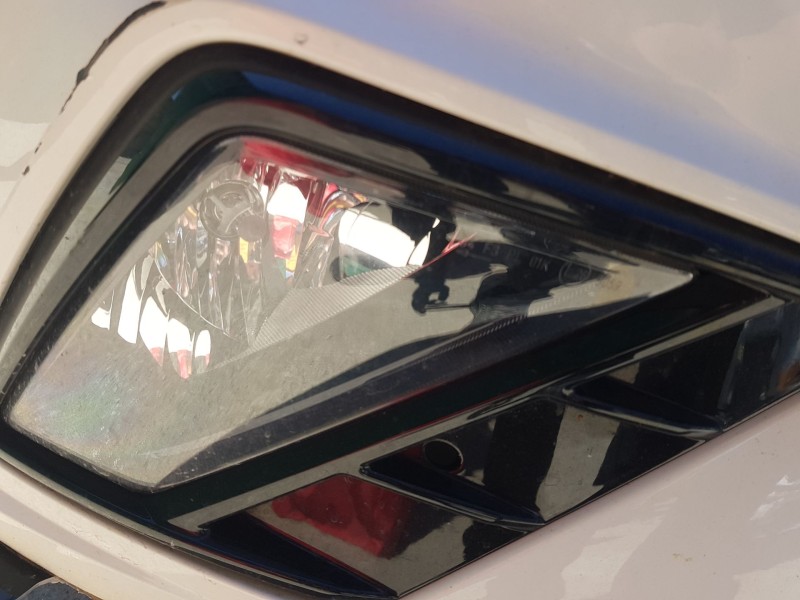 Recambio de faro antiniebla derecho para seat ibiza v (kj1, kjg) 1.0 tgi referencia OEM IAM 6F0941702A  