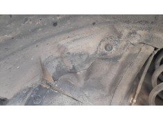 PLASTICO PASE RUEDA DEL. IZQ. 868111E000 