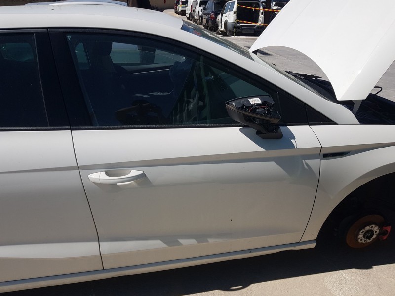 Recambio de puerta delantera derecha para seat ibiza v (kj1, kjg) 1.0 tgi referencia OEM IAM 6F0831052D  