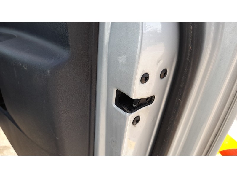 Recambio de cerradura puerta delantera derecha para hyundai accent iii (mc) 1.6 gls referencia OEM IAM 813201R020  