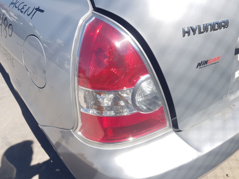 Recambio de piloto trasero izquierdo para hyundai accent iii (mc) 1.6 gls referencia OEM IAM 924011E020  