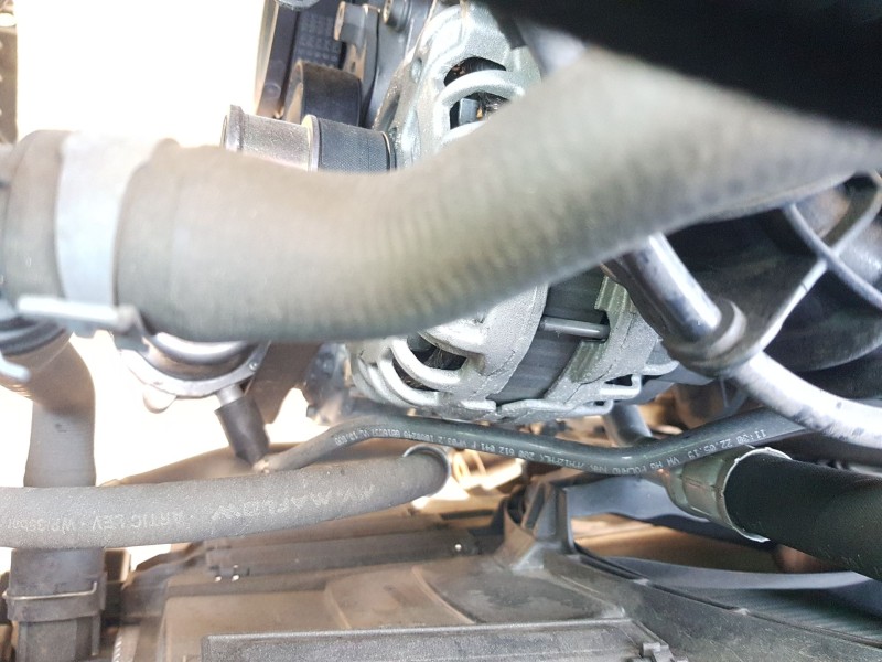 Recambio de alternador para seat ibiza v (kj1, kjg) 1.0 tgi referencia OEM IAM 04E903015 04E903015  