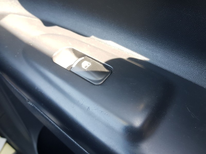 Recambio de mando elevalunas delantero derecho para hyundai accent iii (mc) 1.6 gls referencia OEM IAM 935801E001  