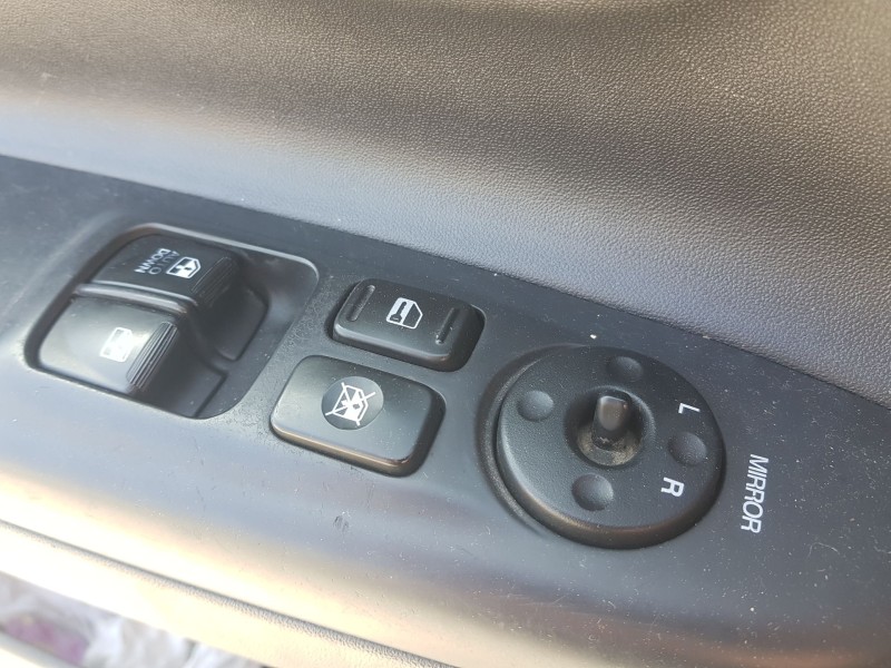 Recambio de mando elevalunas delantero izquierdo para hyundai accent iii (mc) 1.6 gls referencia OEM IAM 935701E212 C/ MANDO RET