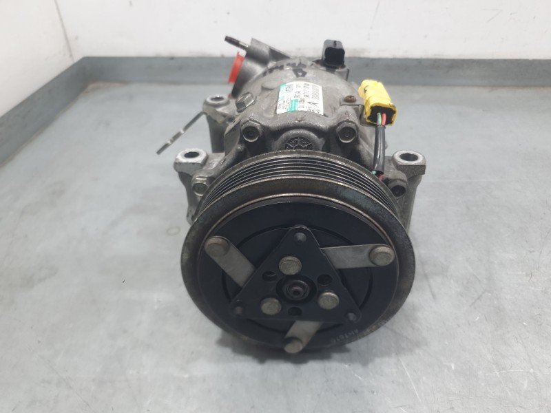 Recambio de compresor aire acondicionado para peugeot 5008 (0u_, 0e_) 1.6 hdi referencia OEM IAM 9671216780 42306162 SANDEN