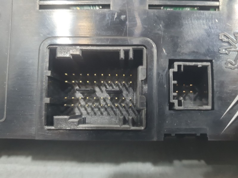 Recambio de mando climatizador para peugeot 5008 (0u_, 0e_) 1.6 hdi referencia OEM IAM 96738323XT  