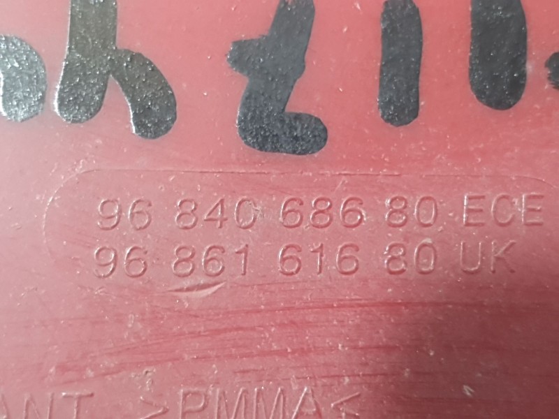 Recambio de piloto trasero izquierdo paragolpes para peugeot 5008 (0u_, 0e_) 1.6 hdi referencia OEM IAM 9684068680  