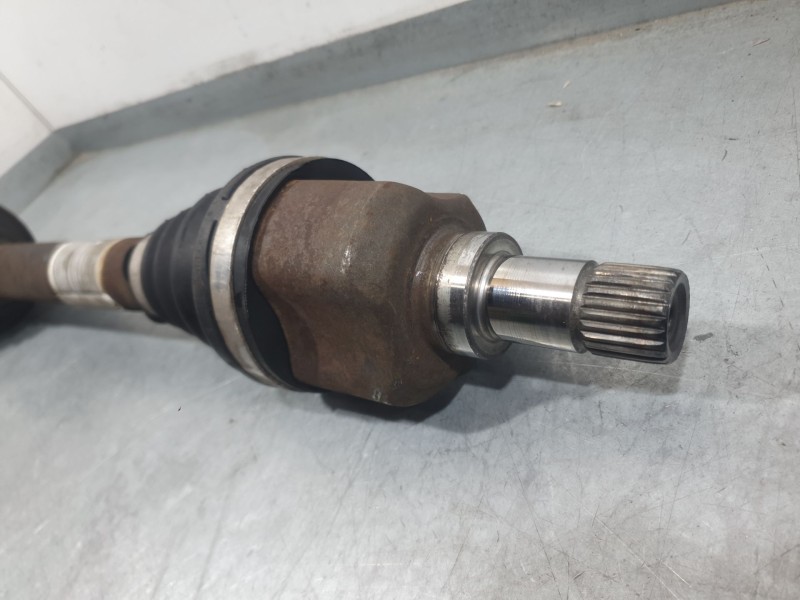 Recambio de transmision delantera izquierda para peugeot 5008 (0u_, 0e_) 1.6 hdi referencia OEM IAM 9661107380 3272QA 3273QL