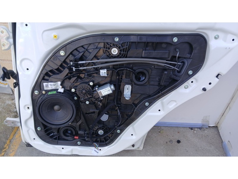 Recambio de elevalunas trasero derecho para kia niro i (de) 1.6 gdi hybrid referencia OEM IAM 8340G5000 2 PINS 