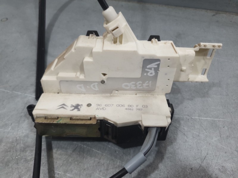 Recambio de cerradura puerta delantera derecha para citroën c4 coupé (la_) 1.4 16v referencia OEM IAM 9660700680F  