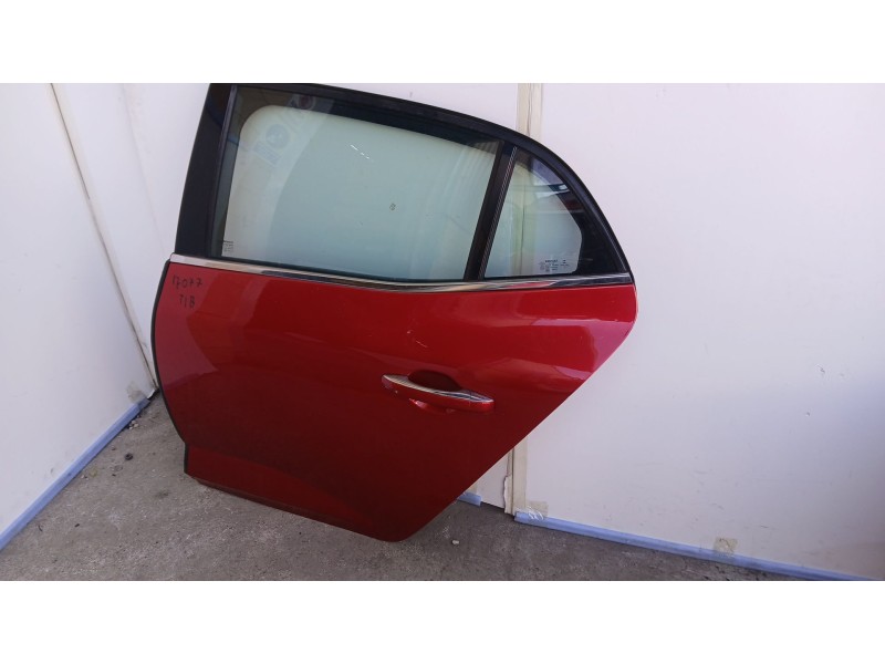 Recambio de puerta trasera izquierda para renault megane iv hatchback (b9a/m/n_) 1.2 tce 130 (b9mr) referencia OEM IAM 821015121