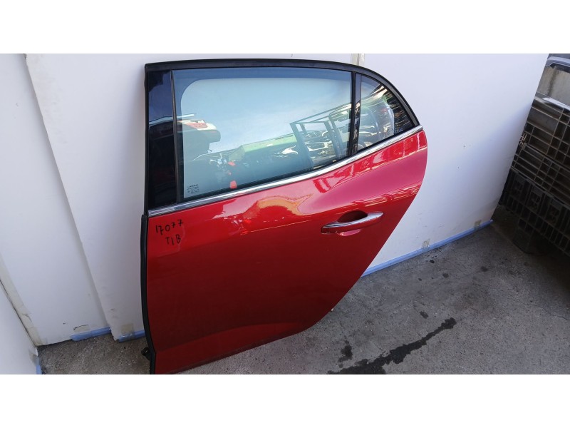 Recambio de puerta trasera izquierda para renault megane iv hatchback (b9a/m/n_) 1.2 tce 130 (b9mr) referencia OEM IAM 821015121