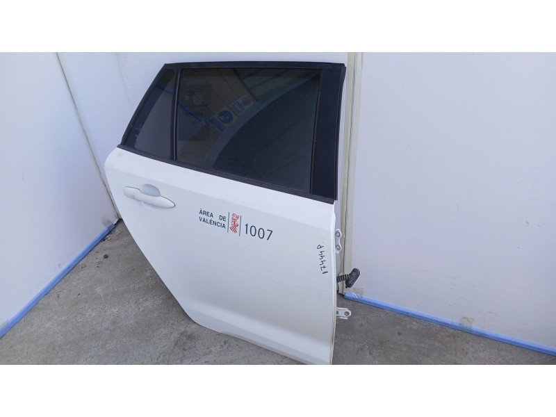 Recambio de puerta trasera derecha para toyota corolla ranchera familiar (_e21_) 1.8 hybrid (zwe211) referencia OEM IAM 67003025