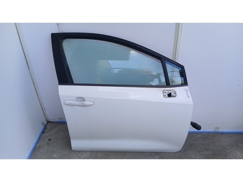 Recambio de puerta delantera derecha para toyota corolla ranchera familiar (_e21_) 1.8 hybrid (zwe211) referencia OEM IAM 670010