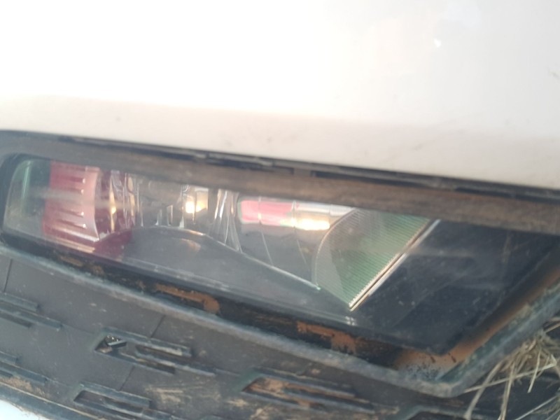 Recambio de faro antiniebla derecho para seat leon st (5f8) 1.5 tsi referencia OEM IAM 575941702A  