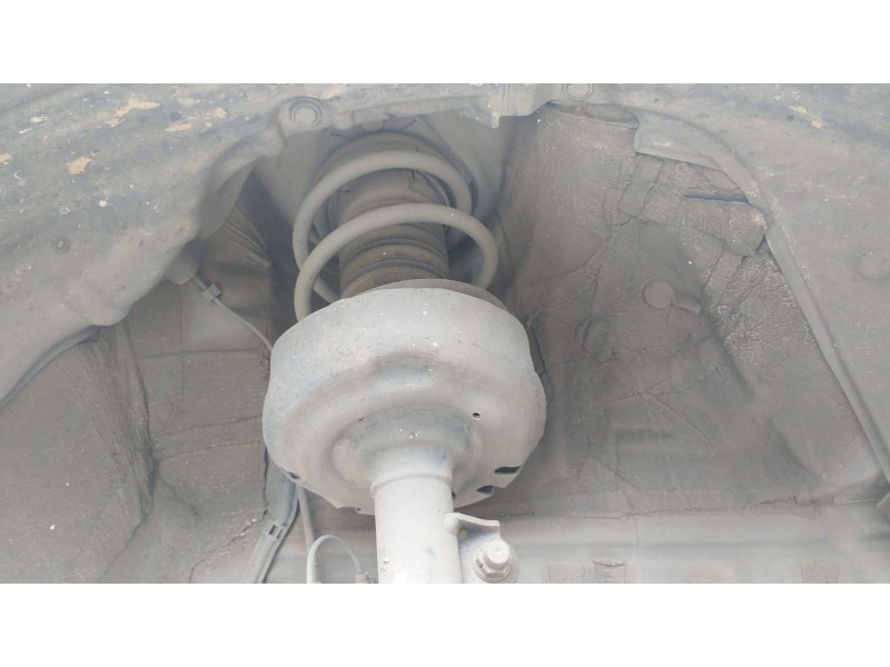 Recambio de amortiguador delantero derecho para toyota corolla ranchera familiar (_e21_) 1.8 hybrid (zwe211) referencia OEM IAM 