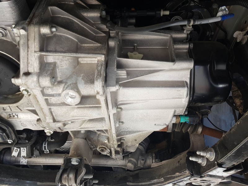 Recambio de caja cambios para renault captur ii (hf_) tce 100 (hfmt) referencia OEM IAM JR5082 320102757R A010289