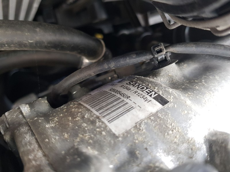 Recambio de compresor aire acondicionado para renault captur ii (hf_) tce 100 (hfmt) referencia OEM IAM 926004423R  