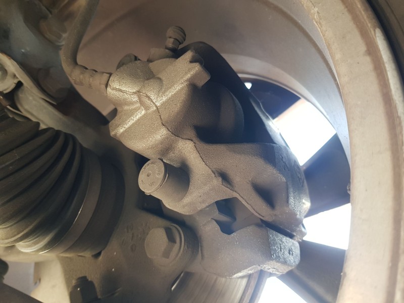 Recambio de pinza freno delantera izquierda para renault captur ii (hf_) tce 100 (hfmt) referencia OEM IAM 410110596R  