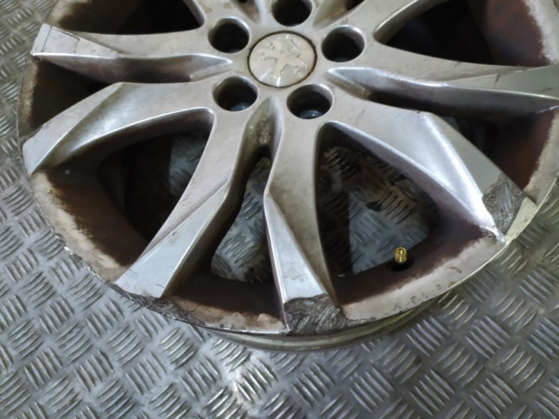 Recambio de juego llantas para peugeot 508 sw allure referencia OEM IAM  ALUMINIO 7X17 5 TORN ET 46