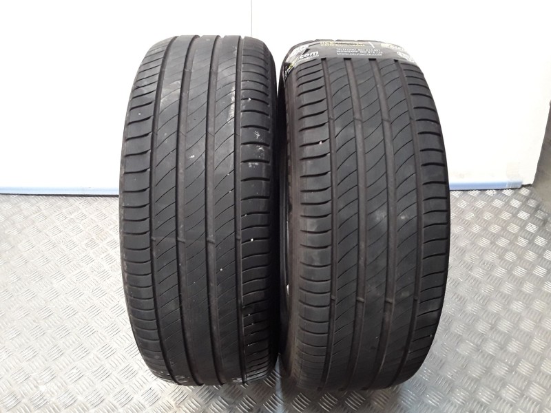 Recambio de neumatico pareja para neumaticos reutilizados - referencia OEM IAM 2355518100V MICHELIN 235/55/18/100V