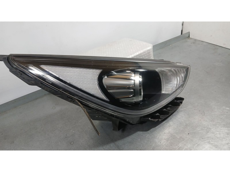 Recambio de faro derecho para kia niro i (de) 1.6 gdi hybrid referencia OEM IAM 92102G5000  