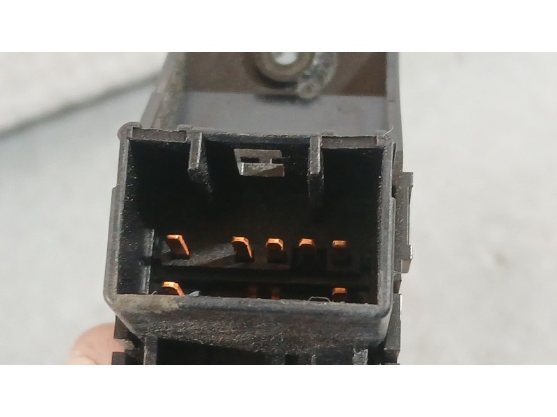 Recambio de mando elevalunas delantero derecho para kia niro i (de) 1.6 gdi hybrid referencia OEM IAM 93575G5400  