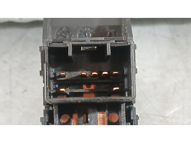 Recambio de mando elevalunas trasero izquierdo para kia niro i (de) 1.6 gdi hybrid referencia OEM IAM 93580G5060  