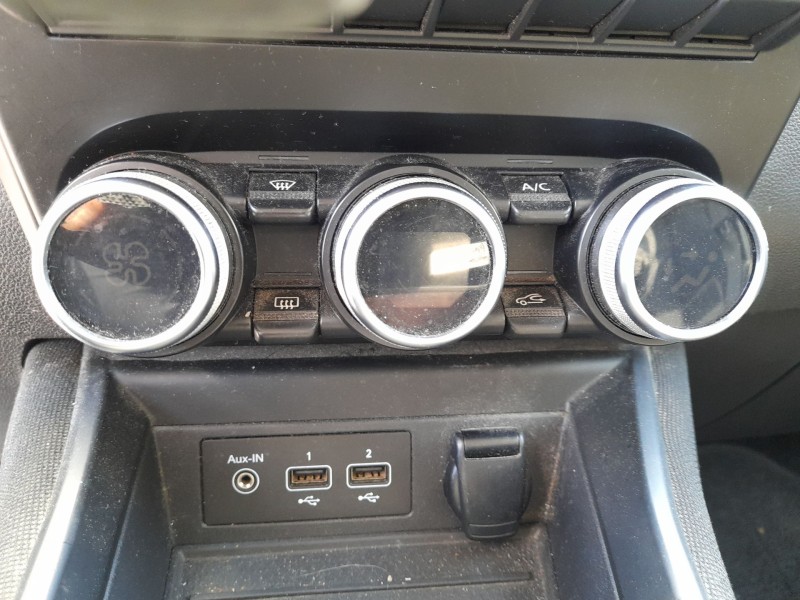 Recambio de mando climatizador para renault zoe (bfm_) zoe (bfmc, bfmd) referencia OEM IAM 275100936R  