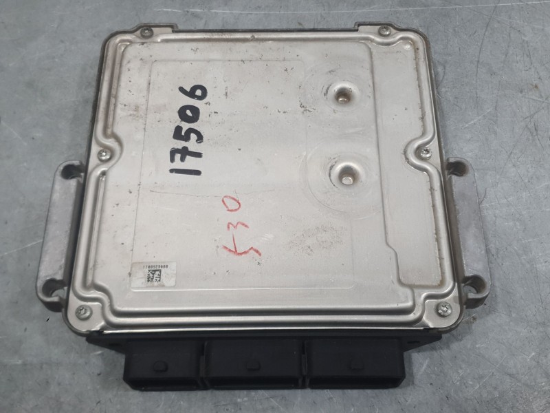 Recambio de centralita motor uce para nissan x-trail ii (t31) 2.0 dci 4x4 referencia OEM IAM 237103UH7A 0281017187 BOSCH