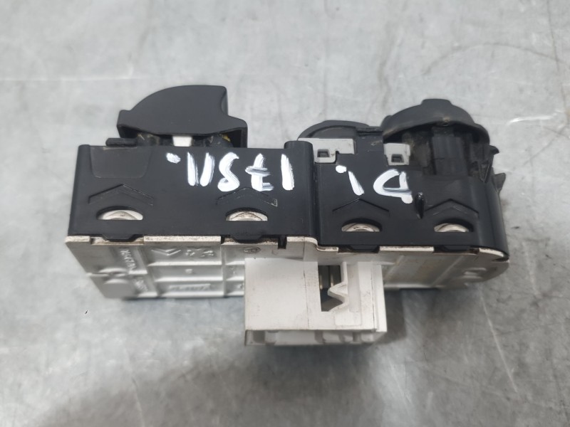 Recambio de mando elevalunas delantero izquierdo para citroën jumpy iii furgoneta (v_) 2.0 bluehdi 120 referencia OEM IAM 967833