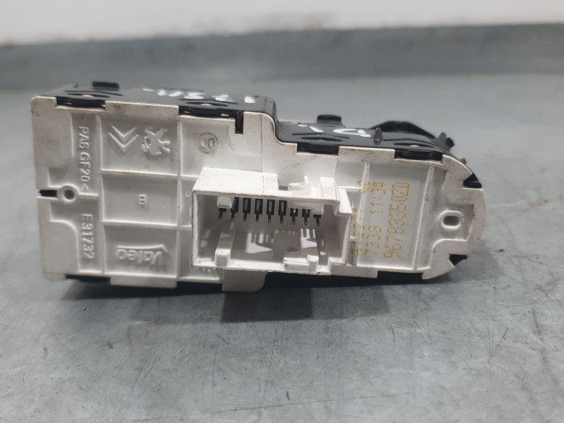 Recambio de mando elevalunas delantero izquierdo para citroën jumpy iii furgoneta (v_) 2.0 bluehdi 120 referencia OEM IAM 967833