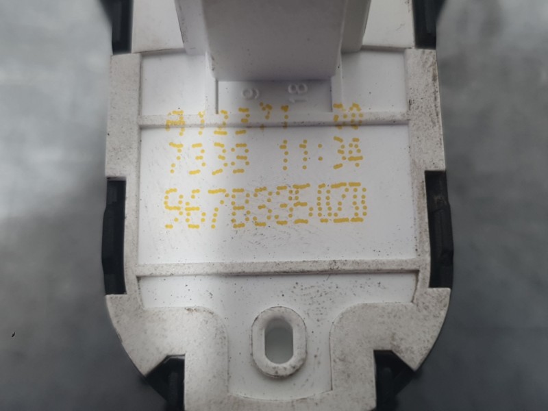 Recambio de mando elevalunas delantero izquierdo para citroën jumpy iii furgoneta (v_) 2.0 bluehdi 120 referencia OEM IAM 967833