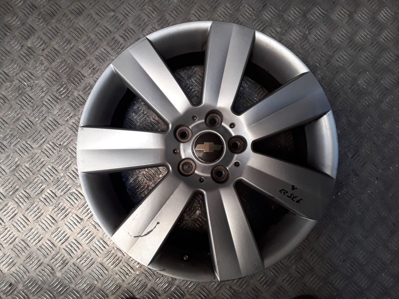 Recambio de llanta aluminio para chevrolet captiva (c100, c140) 2.0 d 4wd referencia OEM IAM 7X18 5 TORN ET45 ROZADA ALUMINIO