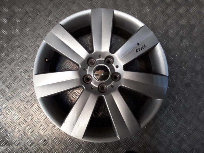 Recambio de llanta aluminio para chevrolet captiva (c100, c140) 2.0 d 4wd referencia OEM IAM 7X18 5 TORN ET45 ROZADA ALUMINIO