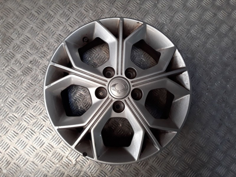 Recambio de llanta aluminio para ssangyong tivoli 1.5 referencia OEM IAM 6X16 5 TORN ET43 ROZADA ALUMINIO