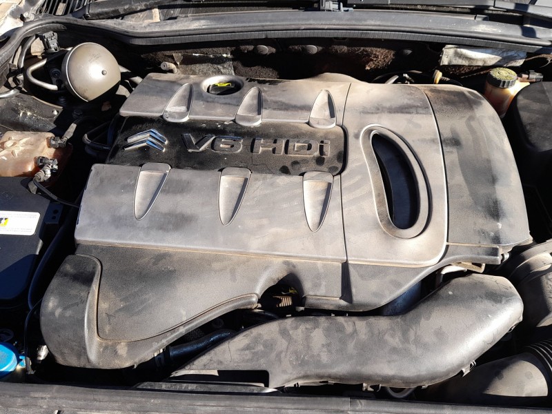 Recambio de tapa motor para citroën c6 (td_) 2.7 hdi referencia OEM IAM 0137C8  