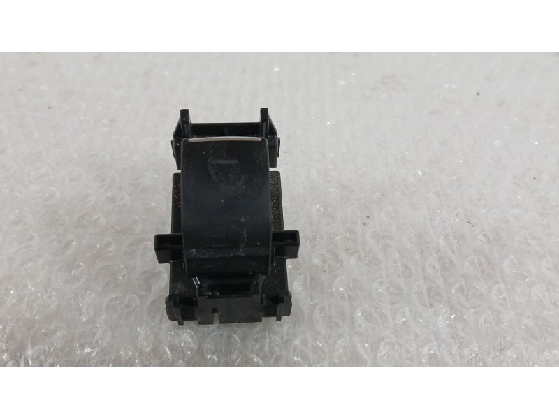 Recambio de mando elevalunas trasero derecho para toyota corolla ranchera familiar (_e21_) 1.8 hybrid (zwe211) referencia OEM IA