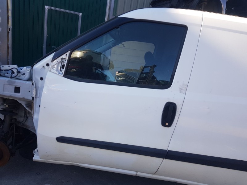 Recambio de puerta delantera izquierda para fiat doblo cargo (263_) 1.3 d multijet (263wxu1a) referencia OEM IAM 52155068 TOCADA