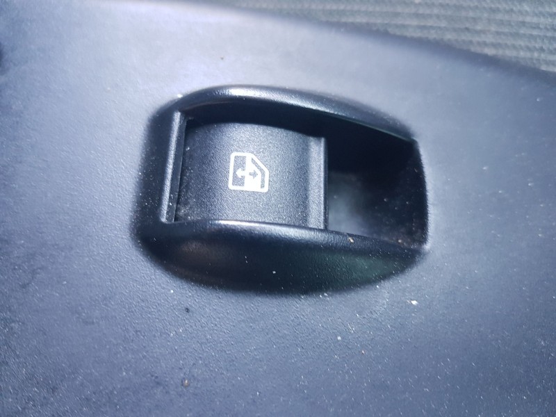 Recambio de mando elevalunas delantero derecho para fiat doblo cargo (263_) 1.3 d multijet (263wxu1a) referencia OEM IAM 7354986